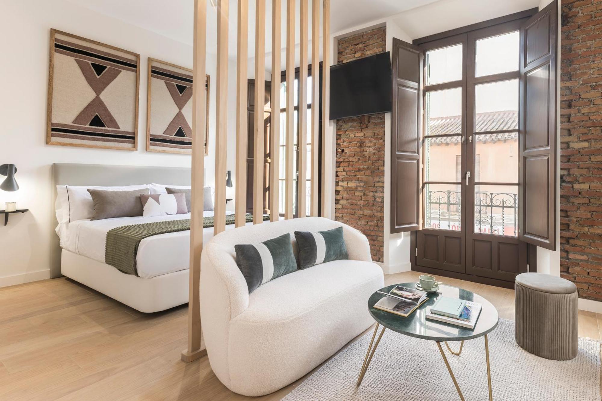 Homeclub With Rooftop Close To Thyssen & Marmoles Ii Apartment