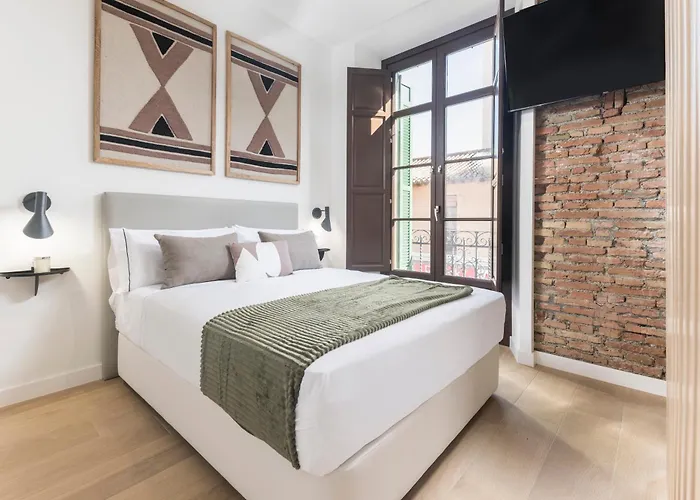 Homeclub Studio With Rooftop Close To Thyssen & Marmoles II